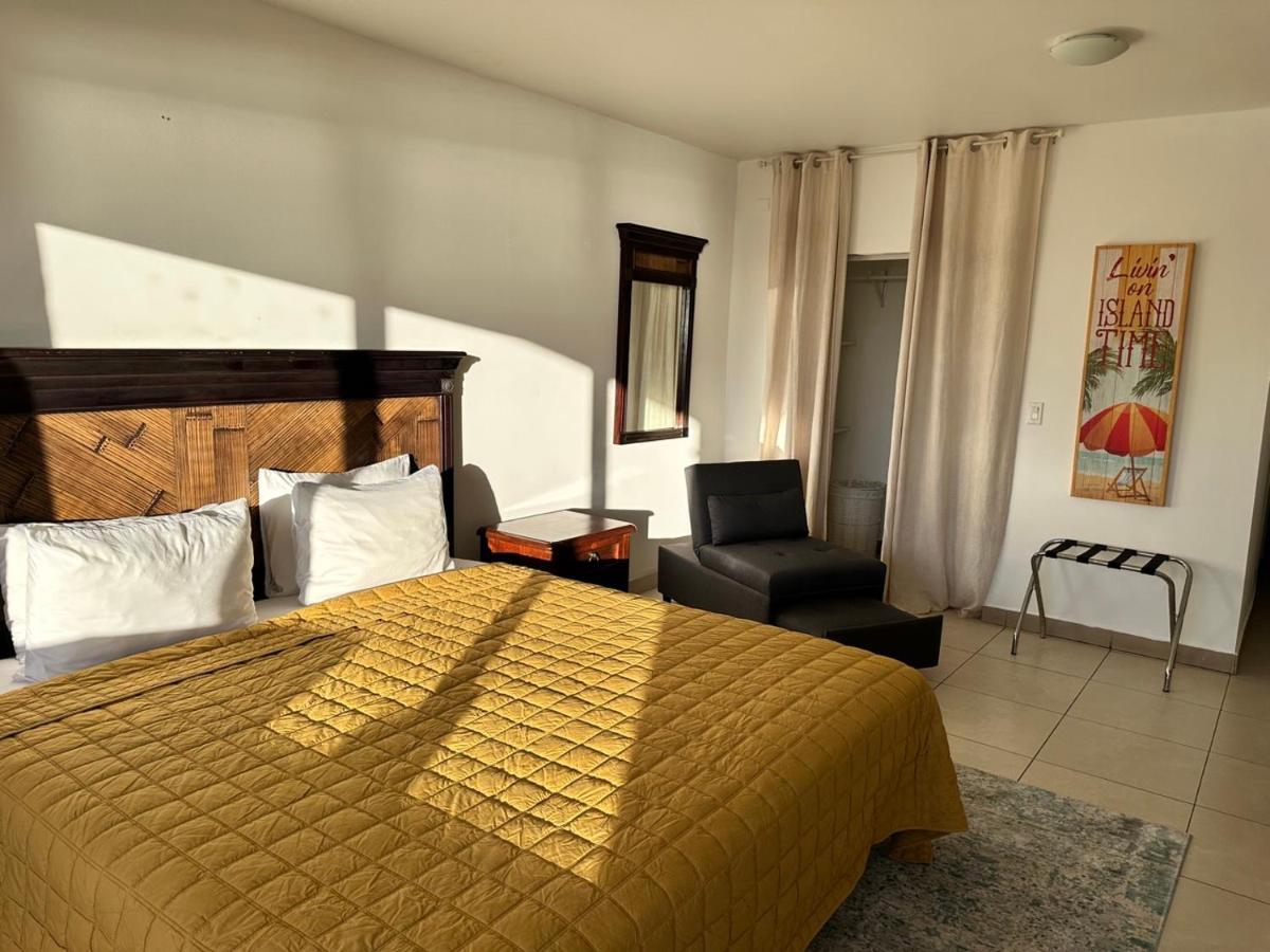 Maho Beach House - Studio - Beach Access 외부 사진