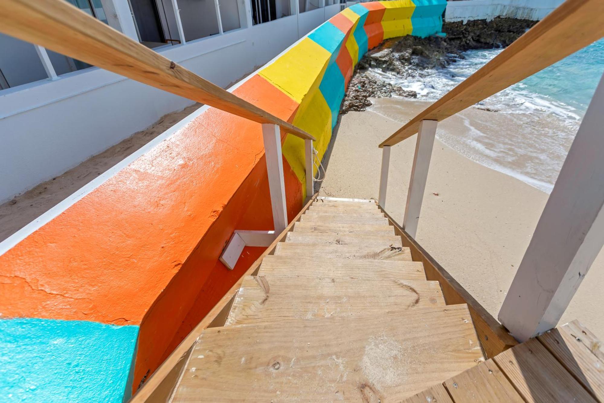 Maho Beach House - Studio - Beach Access 외부 사진